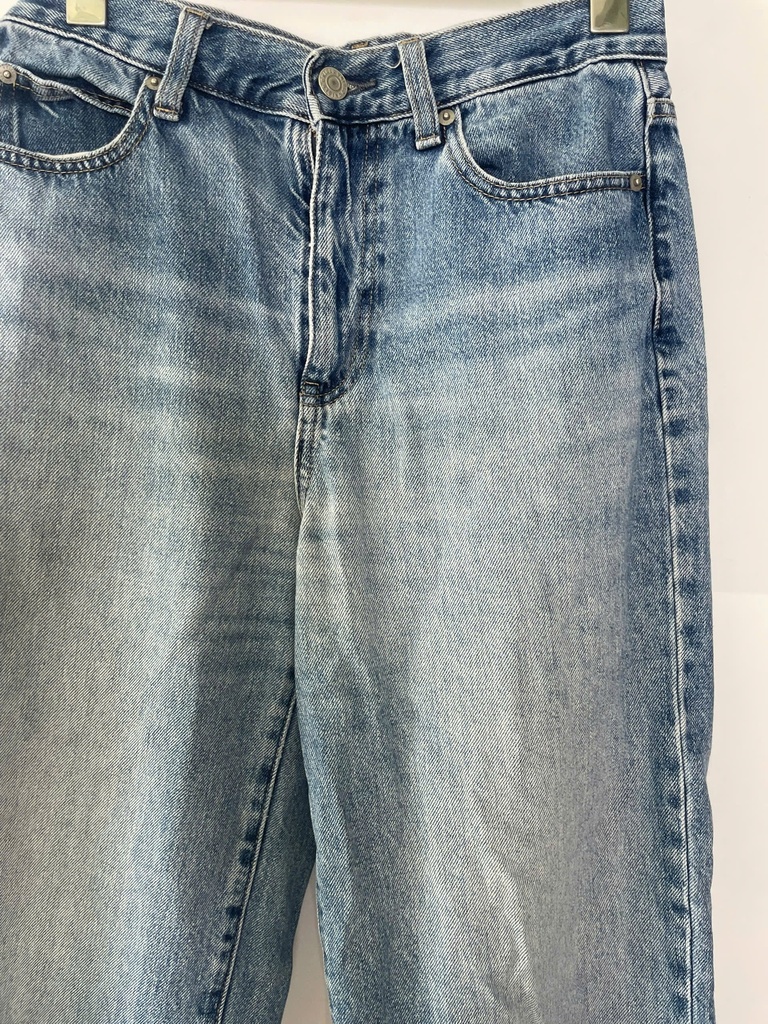 UNIQLO-STRAIGHT-FIT JEANS
