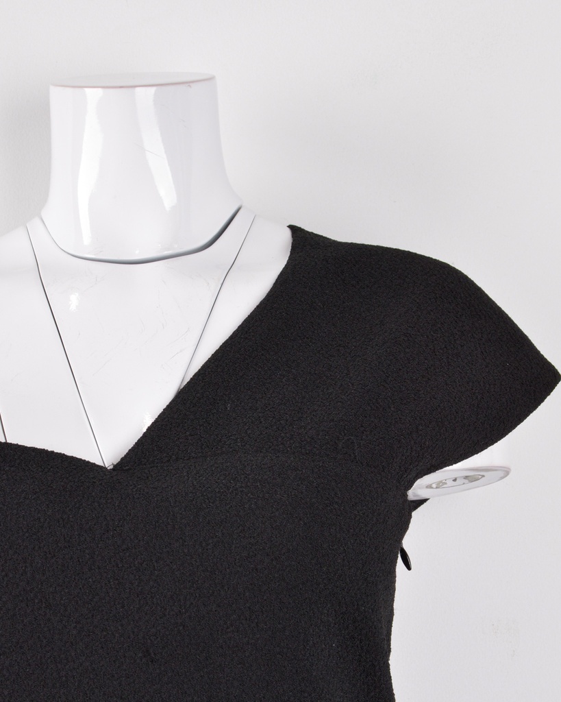 REJINA PYO-SLEEVELESS TOP (TANKTOP/TUBE TOP)