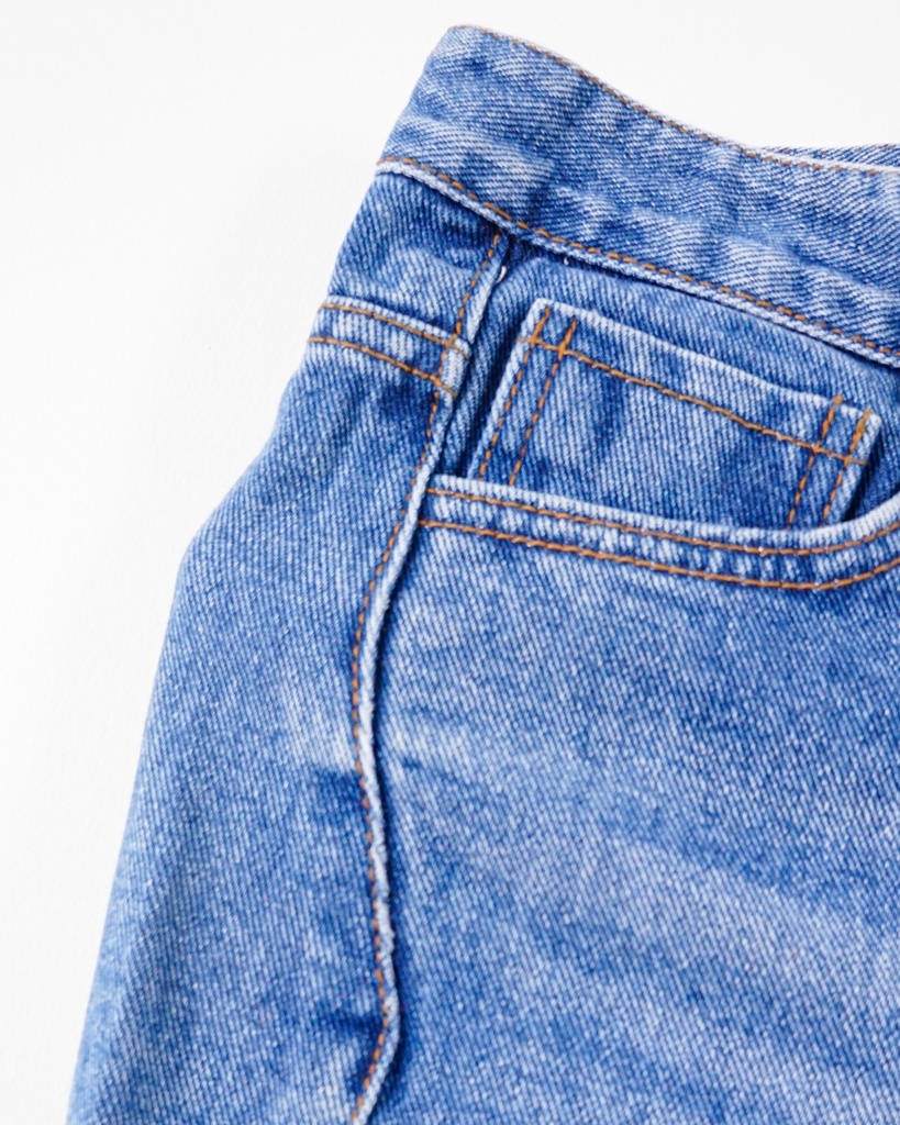 VALUE BRAND-STRAIGHT LEG JEANS