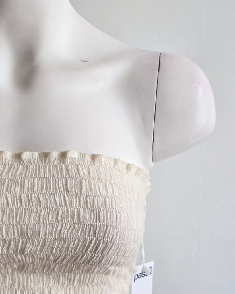 UNKNOWN-SLEEVELESS TOP (TANKTOP/TUBE TOP)