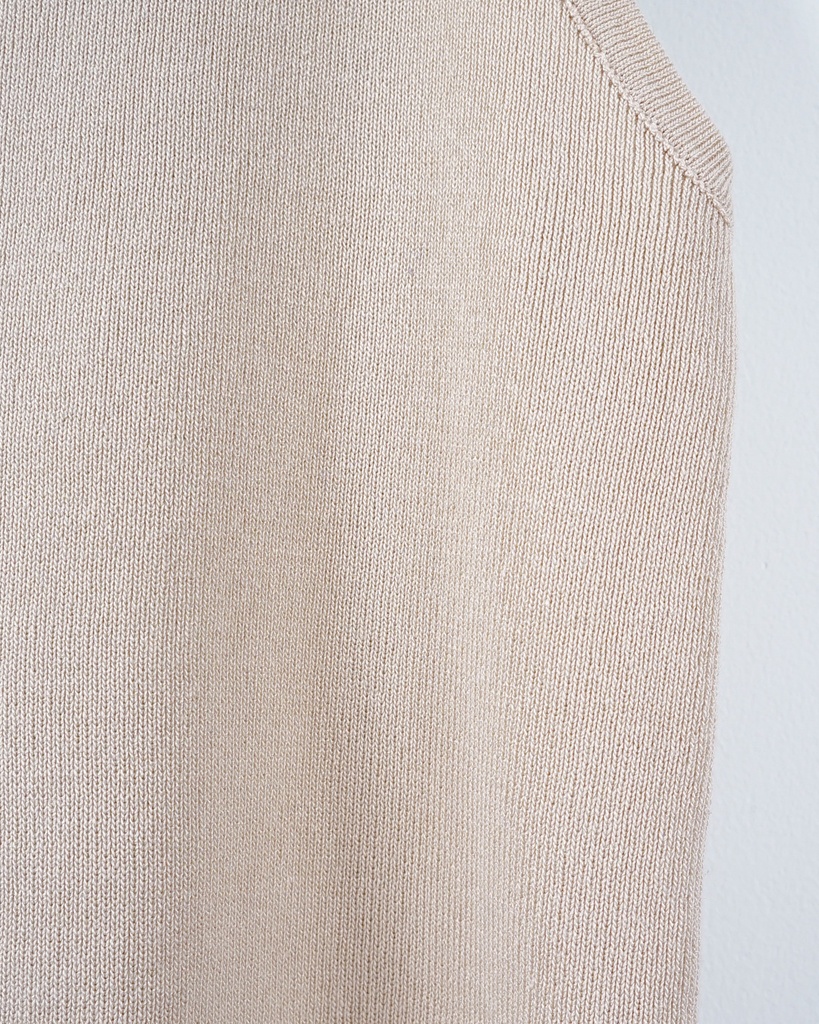 UNKNOWN-SLEEVELESS TOP (TANKTOP/TUBE TOP)