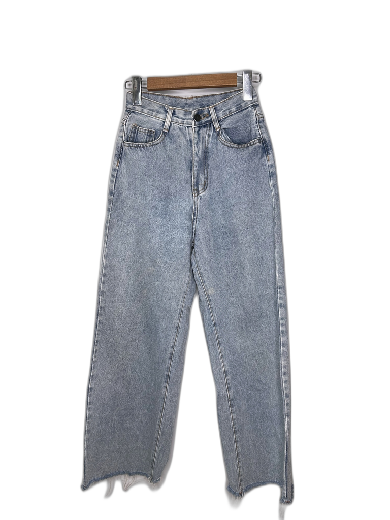 UNKNOWN-STRAIGHT-FIT JEANS