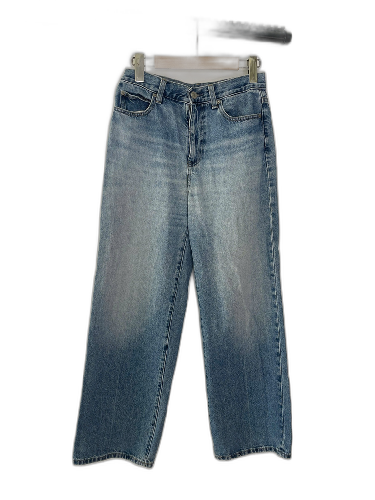 UNIQLO-STRAIGHT-FIT JEANS