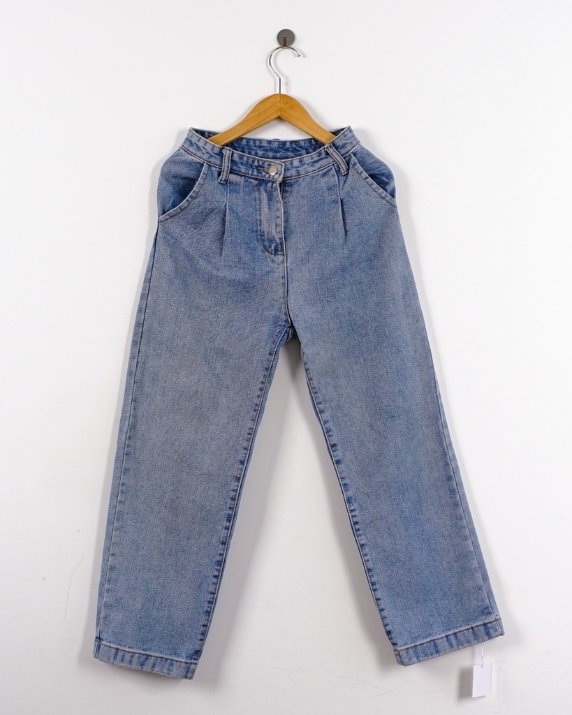 UNKNOWN-BOYFRIEND JEANS