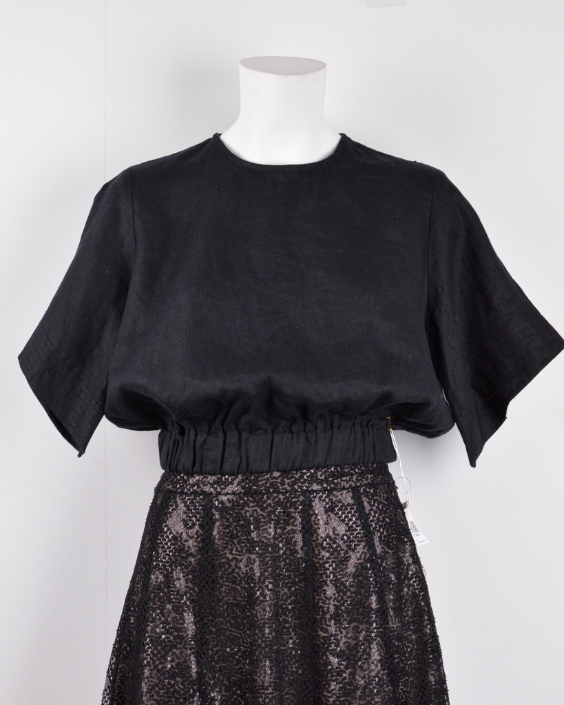 SUBTLE SIMPLE-SHORT SLEEVES TOP