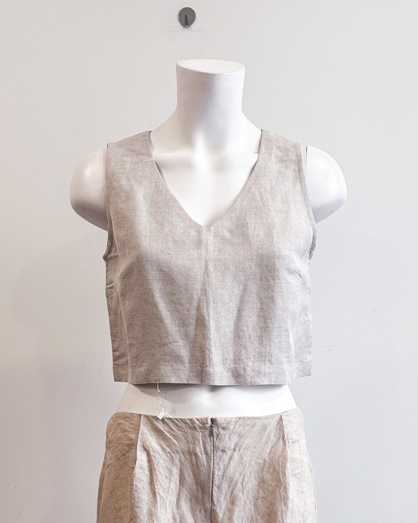 UNKNOWN-SLEEVELESS TOP (TANKTOP/TUBE TOP)