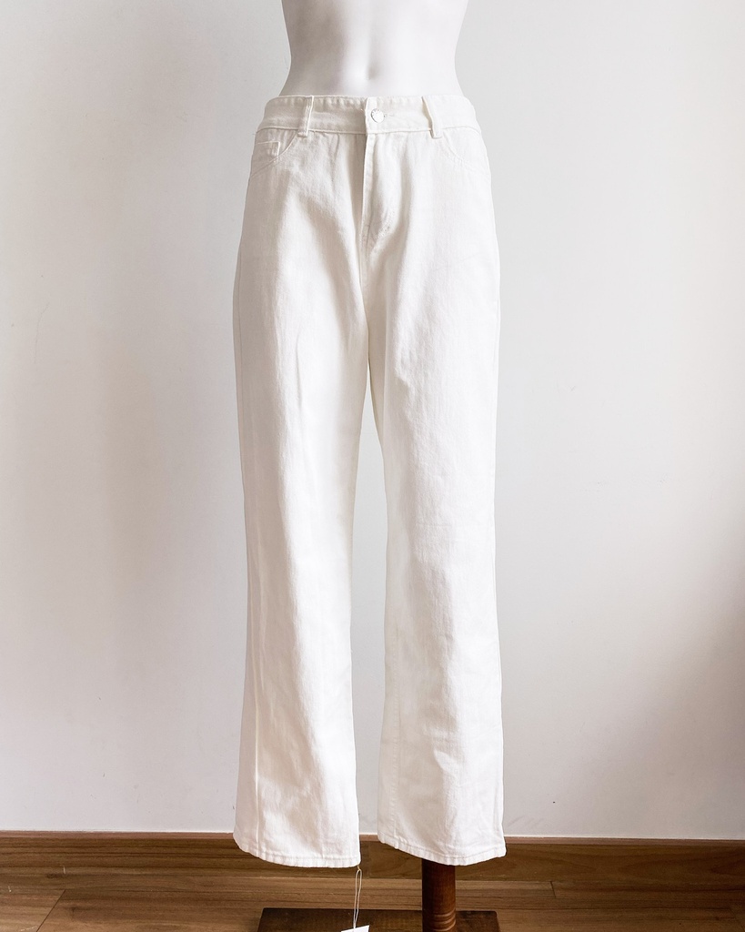 UNKNOWN-STRAIGHT LEG JEANS