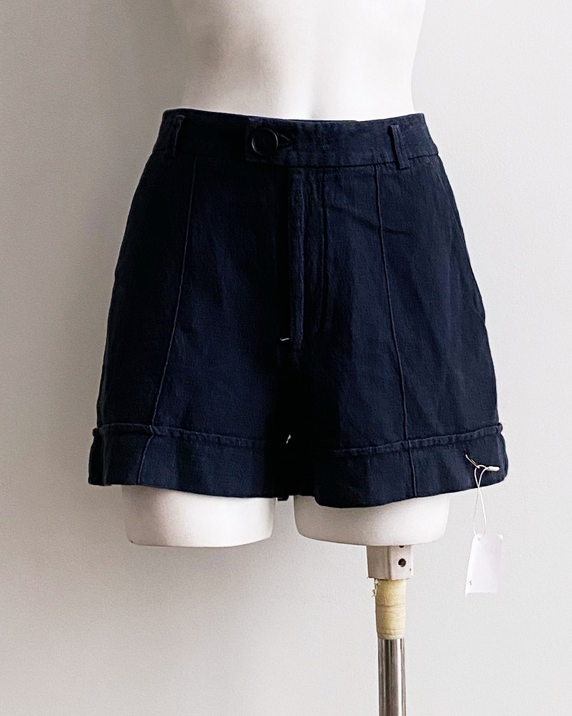 BLANC & NOIR-SHORT SHORTS